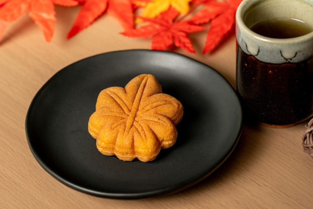 Momiji manju