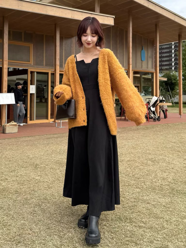 Outfit Cardigan Cewek Jepang